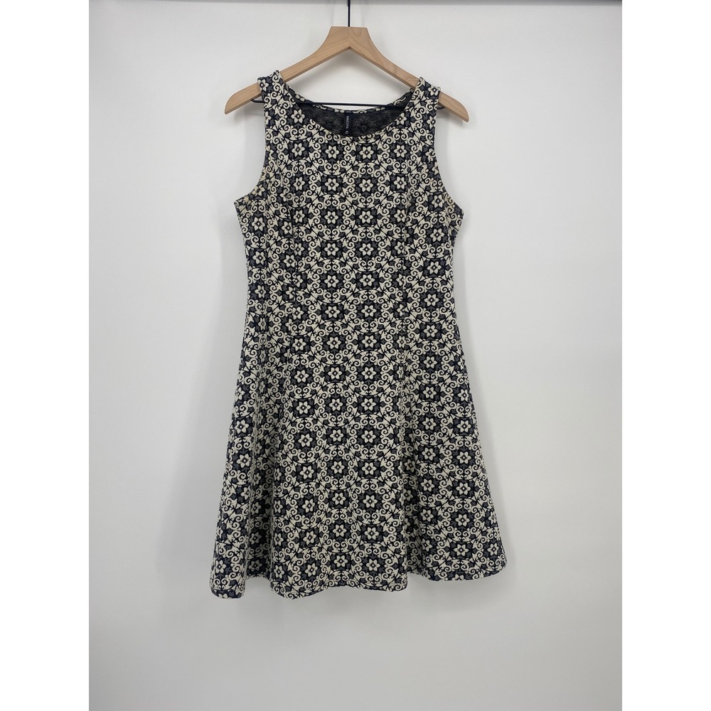 Massini A-Line Dress Medium Black White Floral Medallion Knit Sleeveless